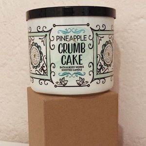 bbw pineapple crumb cake candle